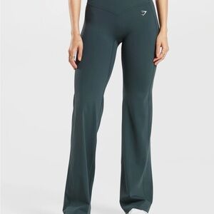 NWT Women’s Gymshark Crossover Flared Leggings- Regular Darkest Teal XS